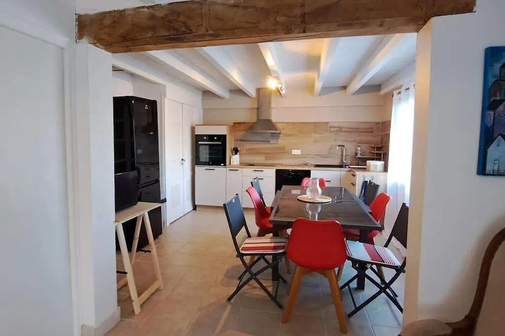 بيت للعطل Maison De Village Medieval 7 Personnes لوزيرت